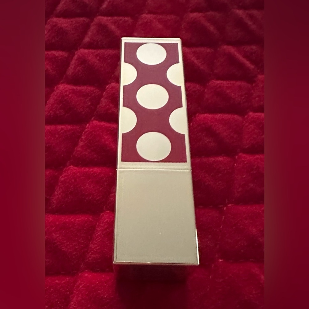 Estée Lauder Limited Edition - Holiday 2025 Velvet Ribbon Creme - Picture 5 of 5